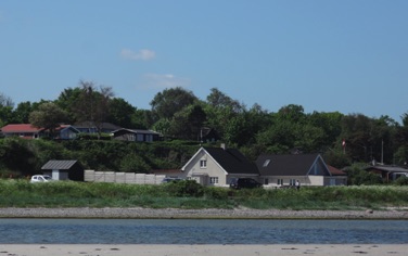 STRANDVEJEN 28 - LYSTRUP STRAND, Skippers Hus, set fra havet.jpg STRANDVEJEN 28 - LYSTRUP STRAND, Skippers Hus, set fra havet.jpg
